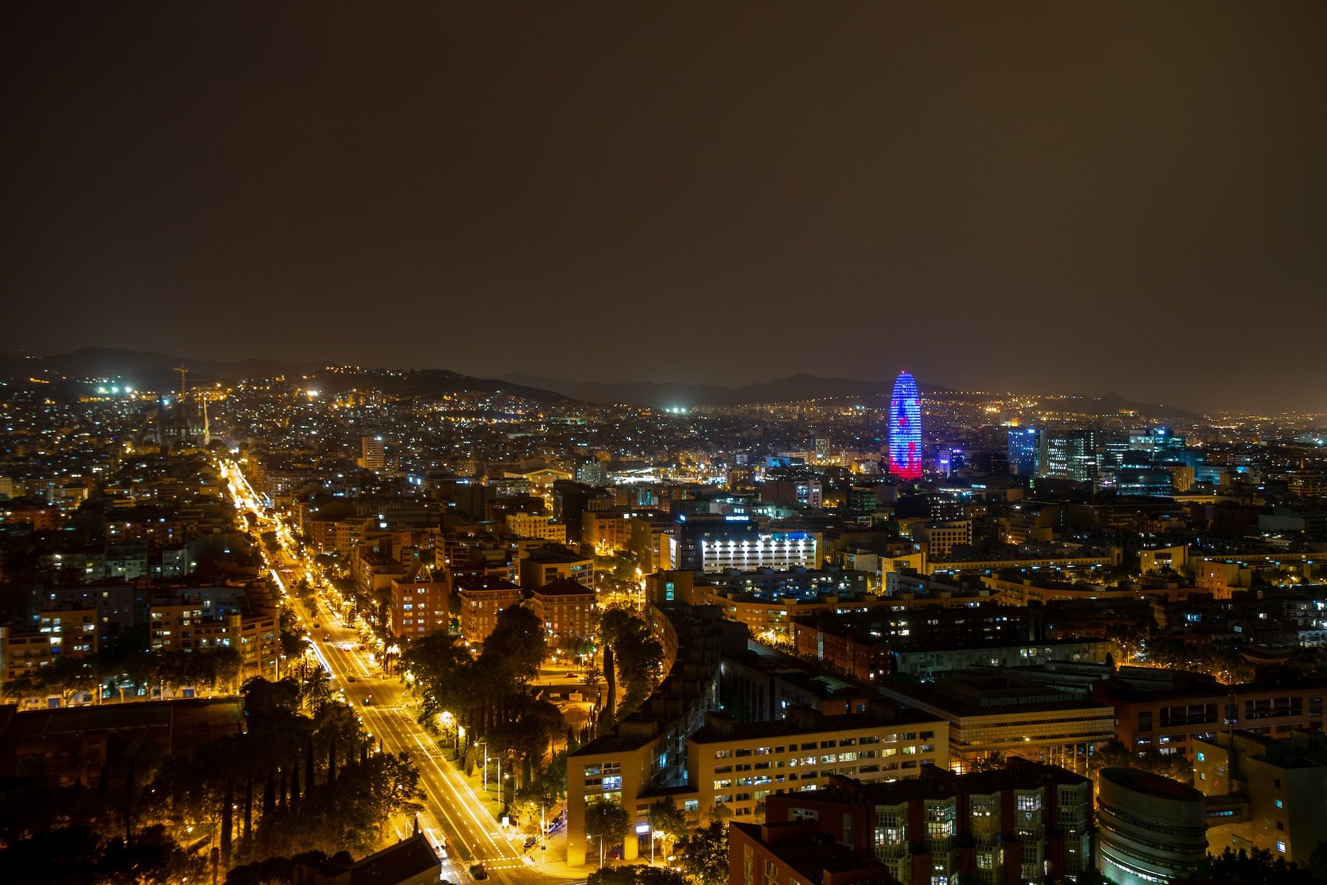 Barcelona by night is so beautiful